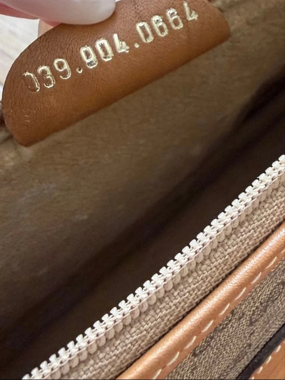 Gucci toiletry case